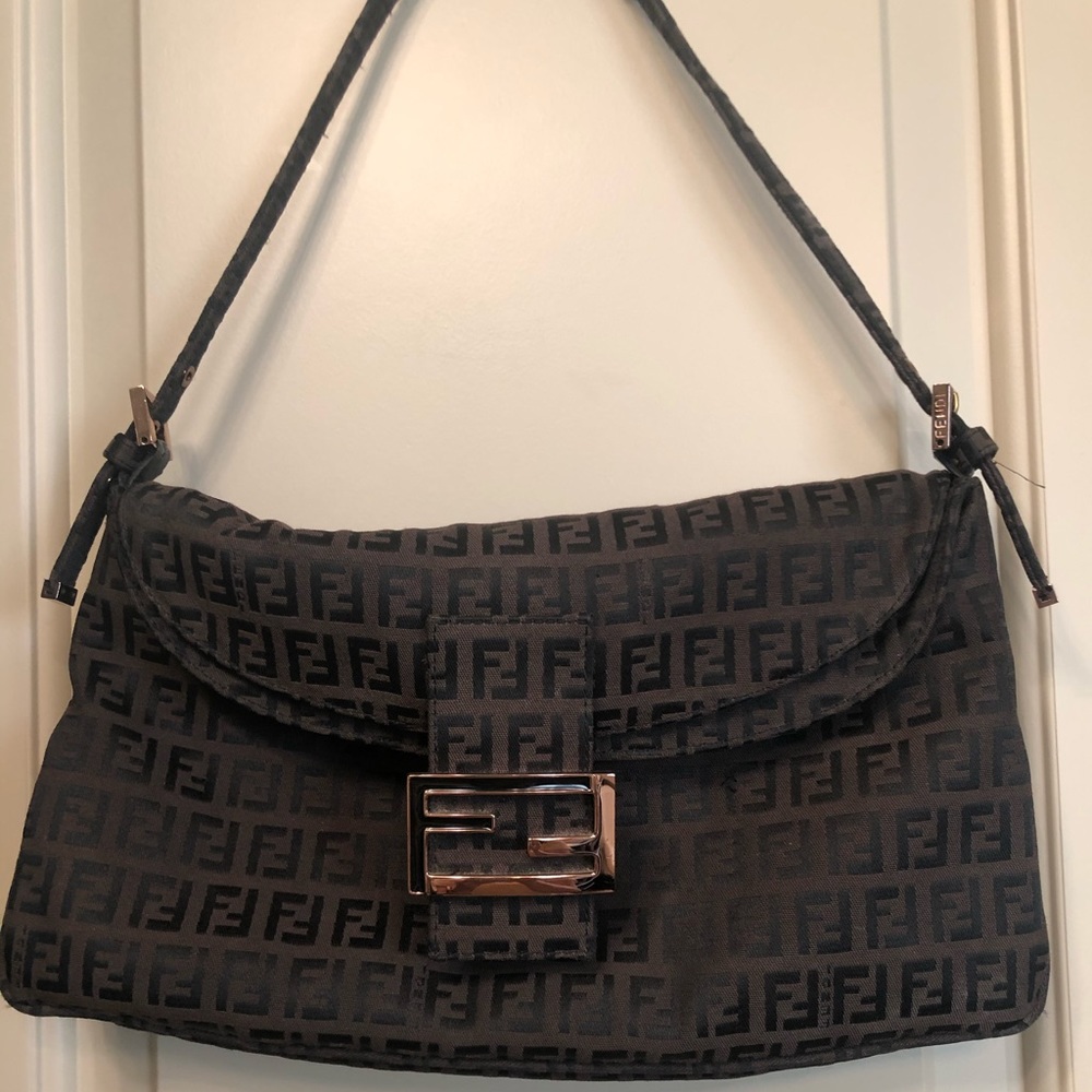 Fendi monogram shoulder bag in brown and black
